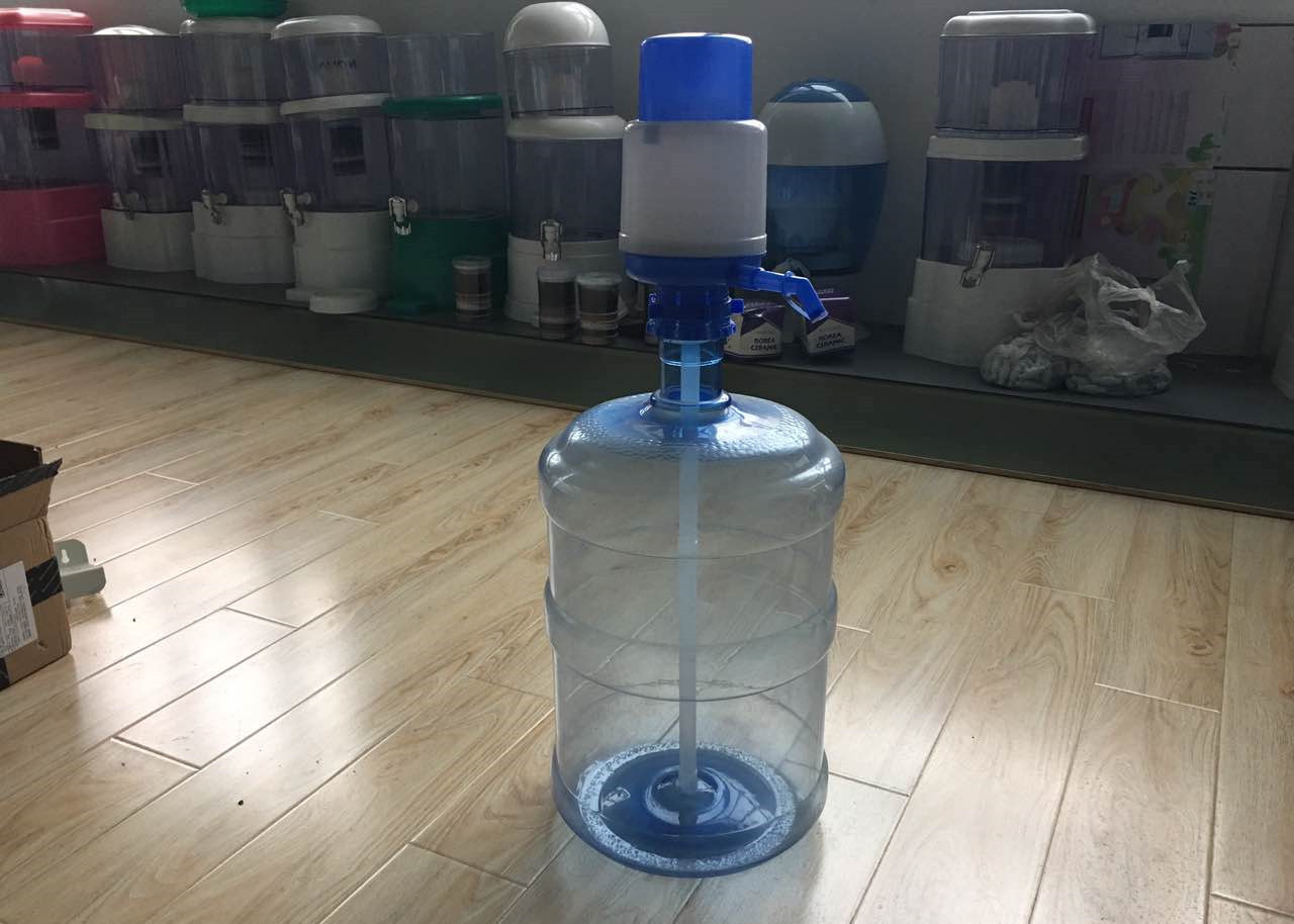 プラスチック手動飲料水のハンド ポンプ有毒な5ガロン水ディスペンサー ポンプ